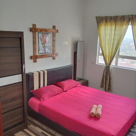 Homestay Kuala Terengganu Rose House Pantai Batu Buruk Eksteriør billede
