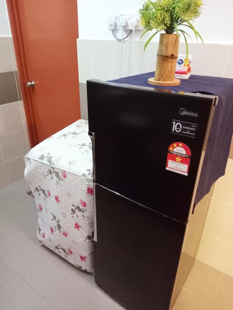 Homestay Kuala Terengganu Rose House Pantai Batu Buruk Eksteriør billede